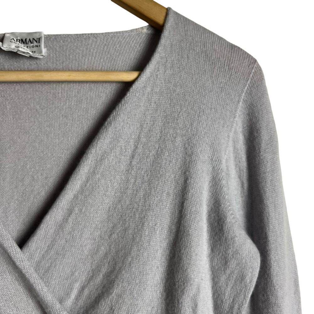 Armani Collezioni Cashmere Gray Striped Long Sleeve Surplice V-Neck Sweater Sz 4 - Picture 2 of 9